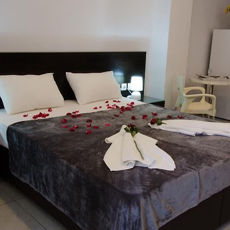Polykratis Rooms Skiathos stad Rum bild