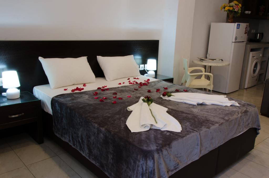 Polykratis Rooms Skiathos stad Rum bild