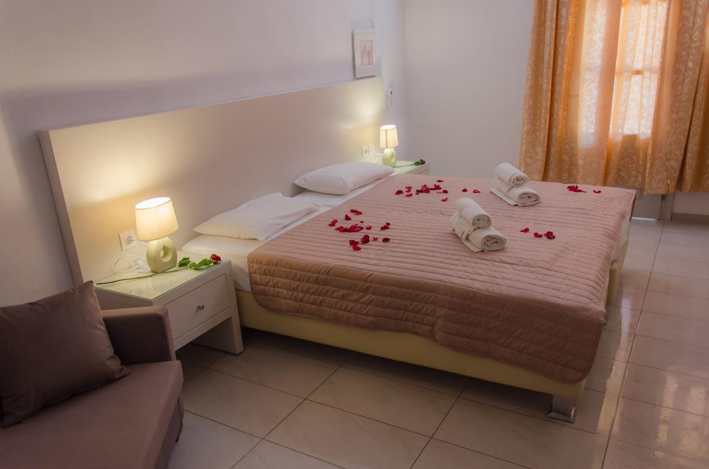 Polykratis Rooms Skiathos stad Rum bild